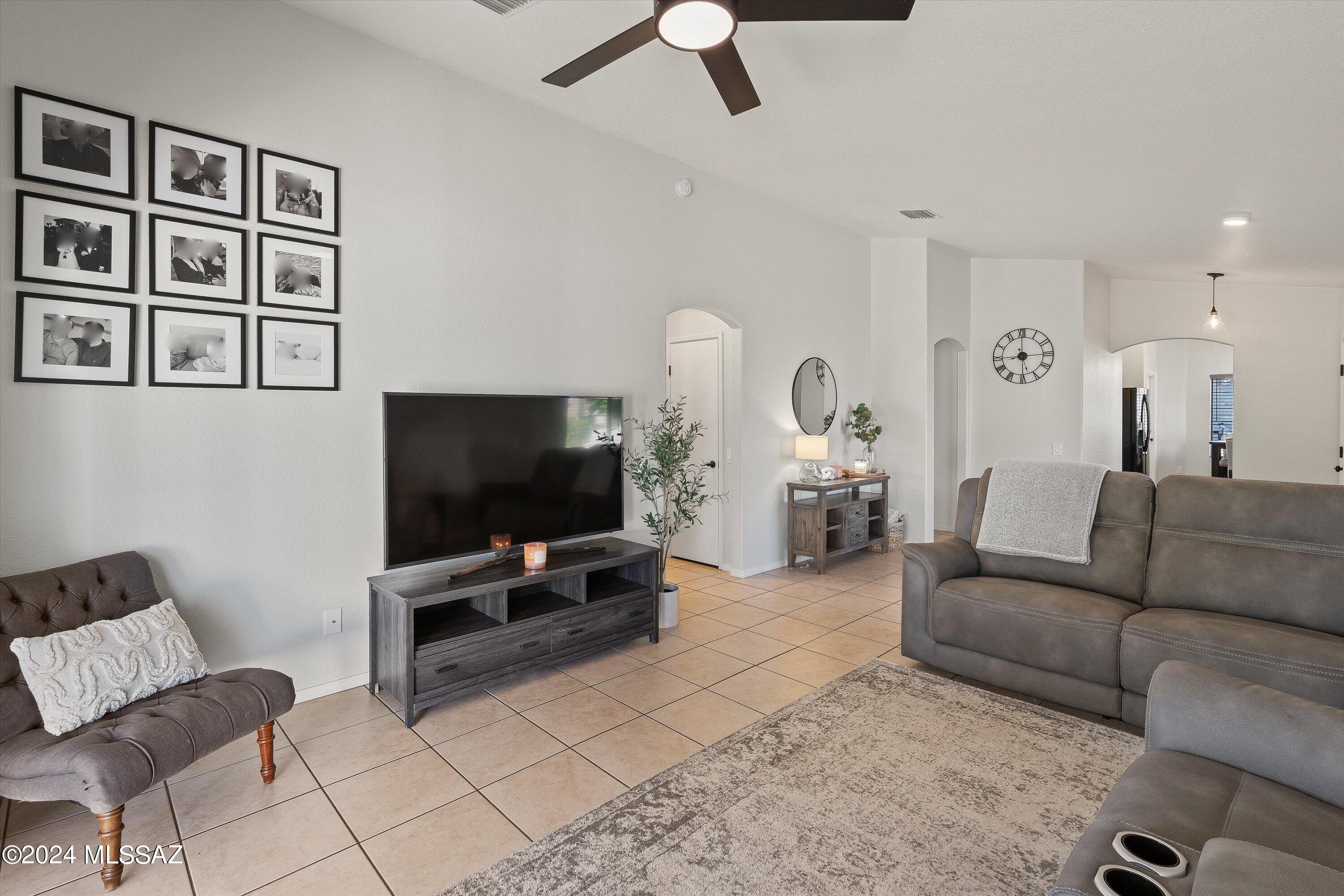 3336 W Wheatfield Place