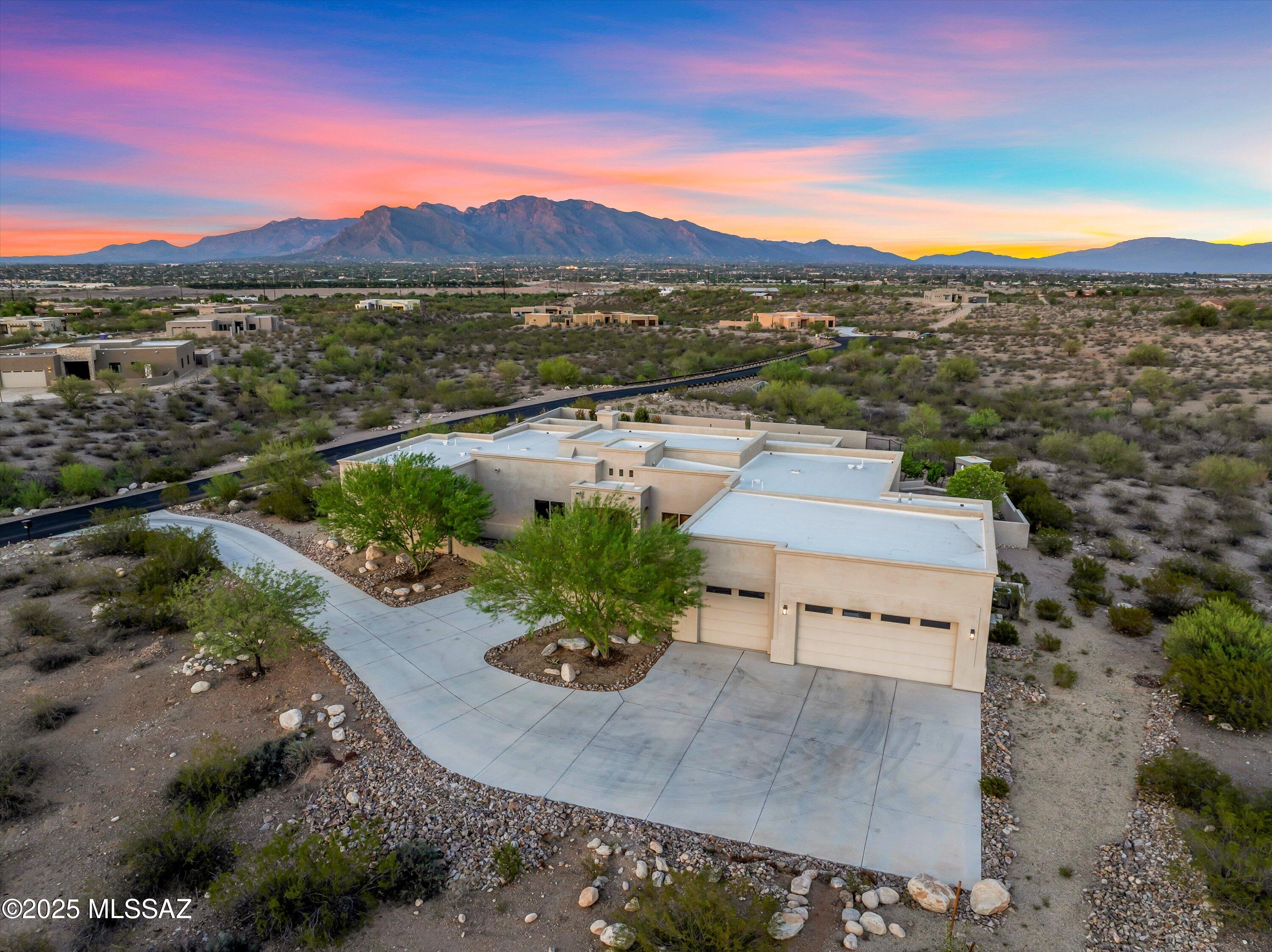 4455 W Placita Roca Escondida W