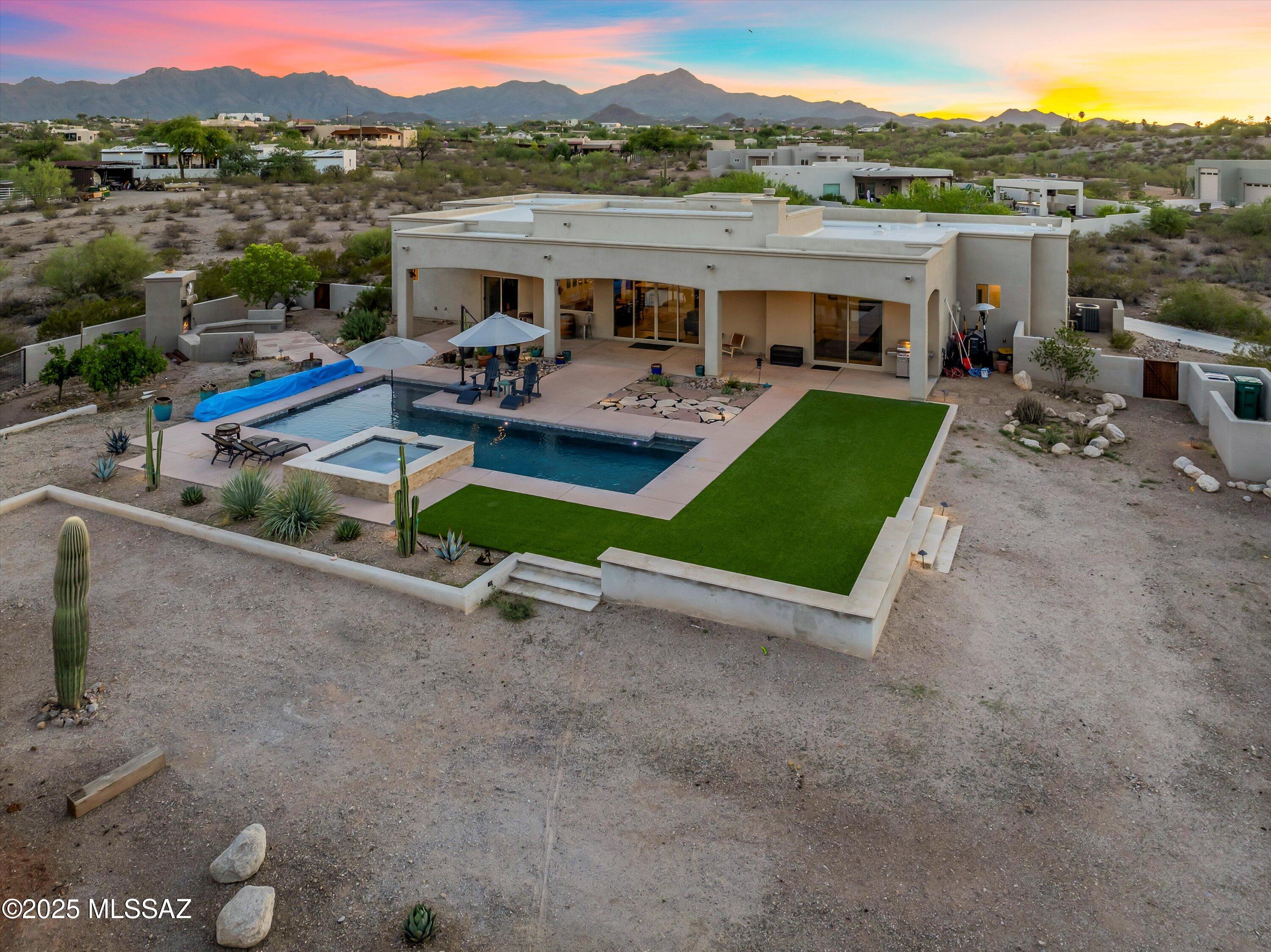 4455 W Placita Roca Escondida W