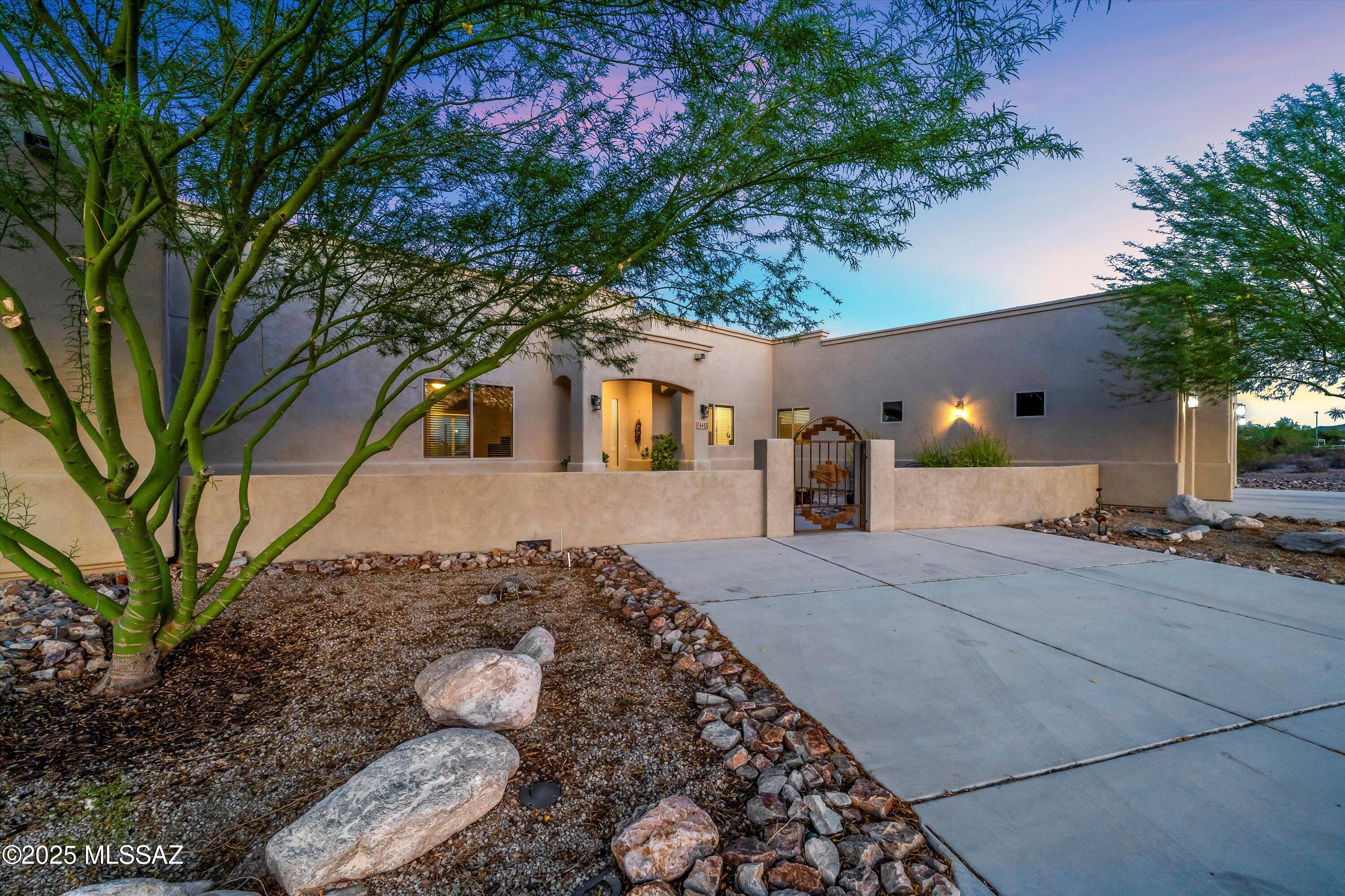 4455 W Placita Roca Escondida W