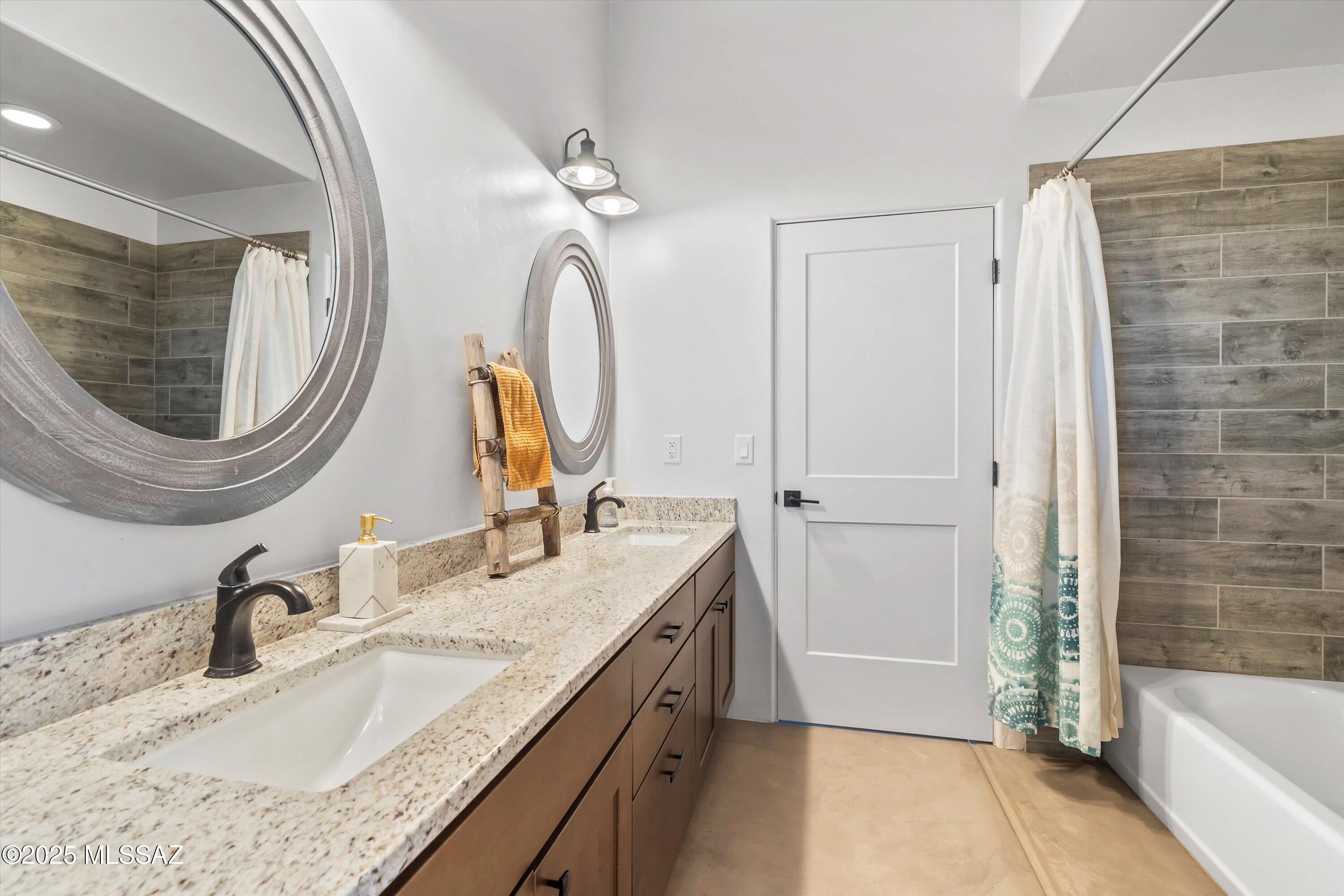 4455 W Placita Roca Escondida W