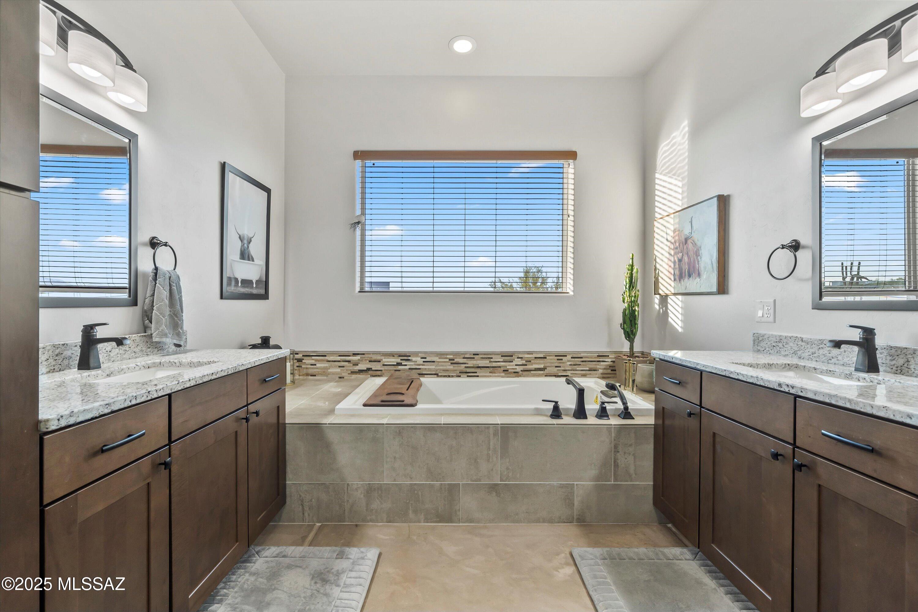 4455 W Placita Roca Escondida W