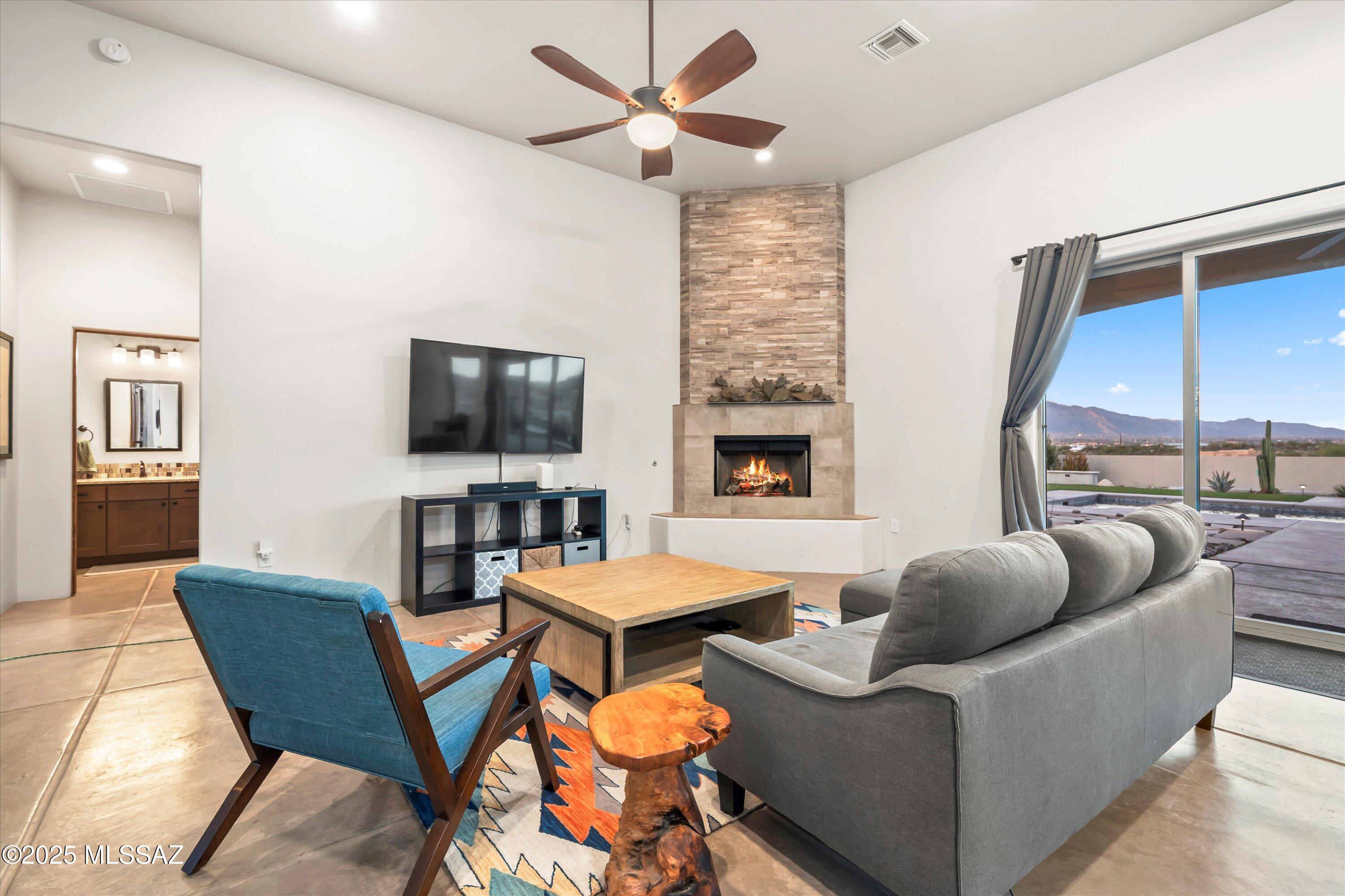 4455 W Placita Roca Escondida W