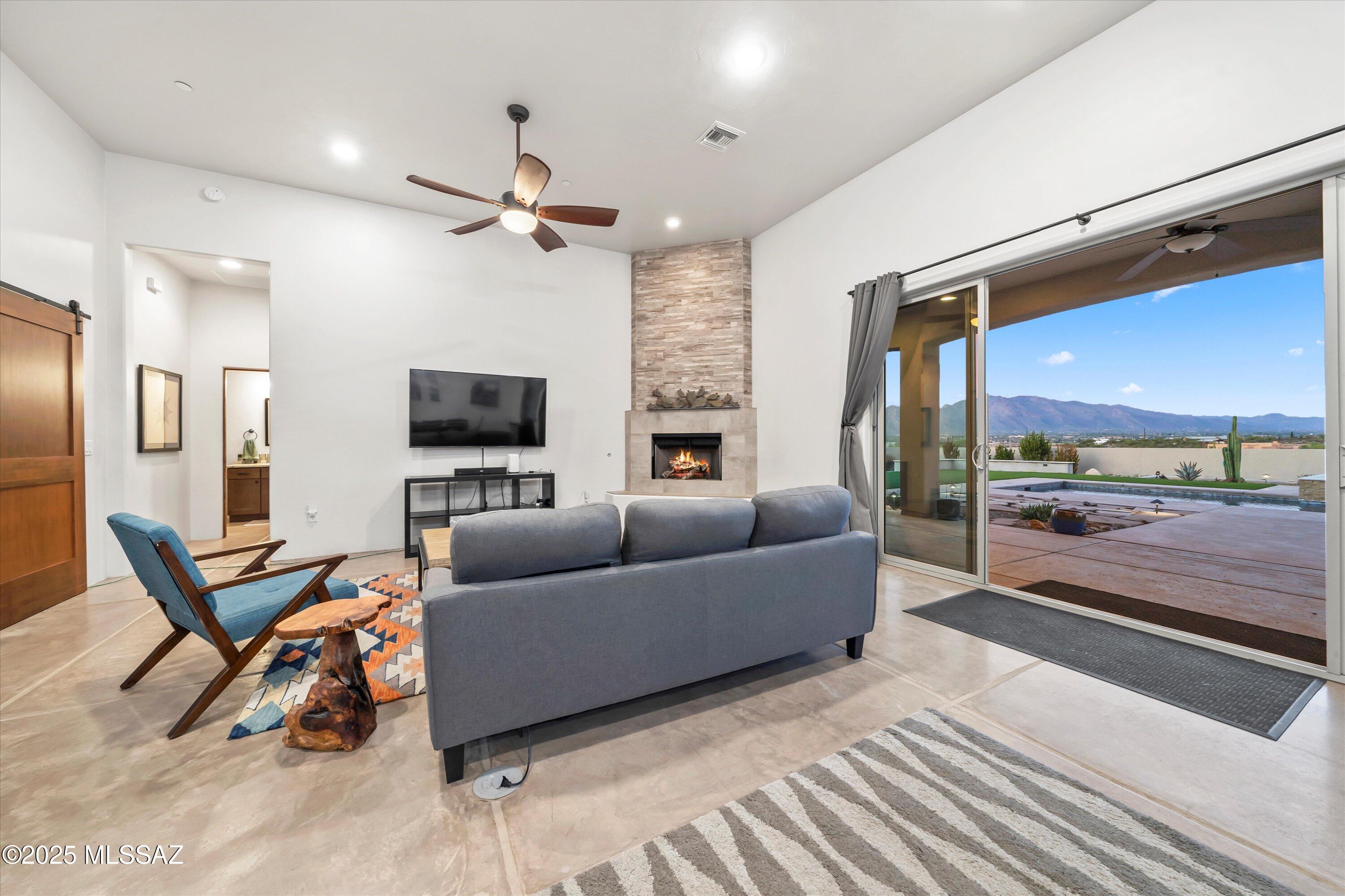 4455 W Placita Roca Escondida W