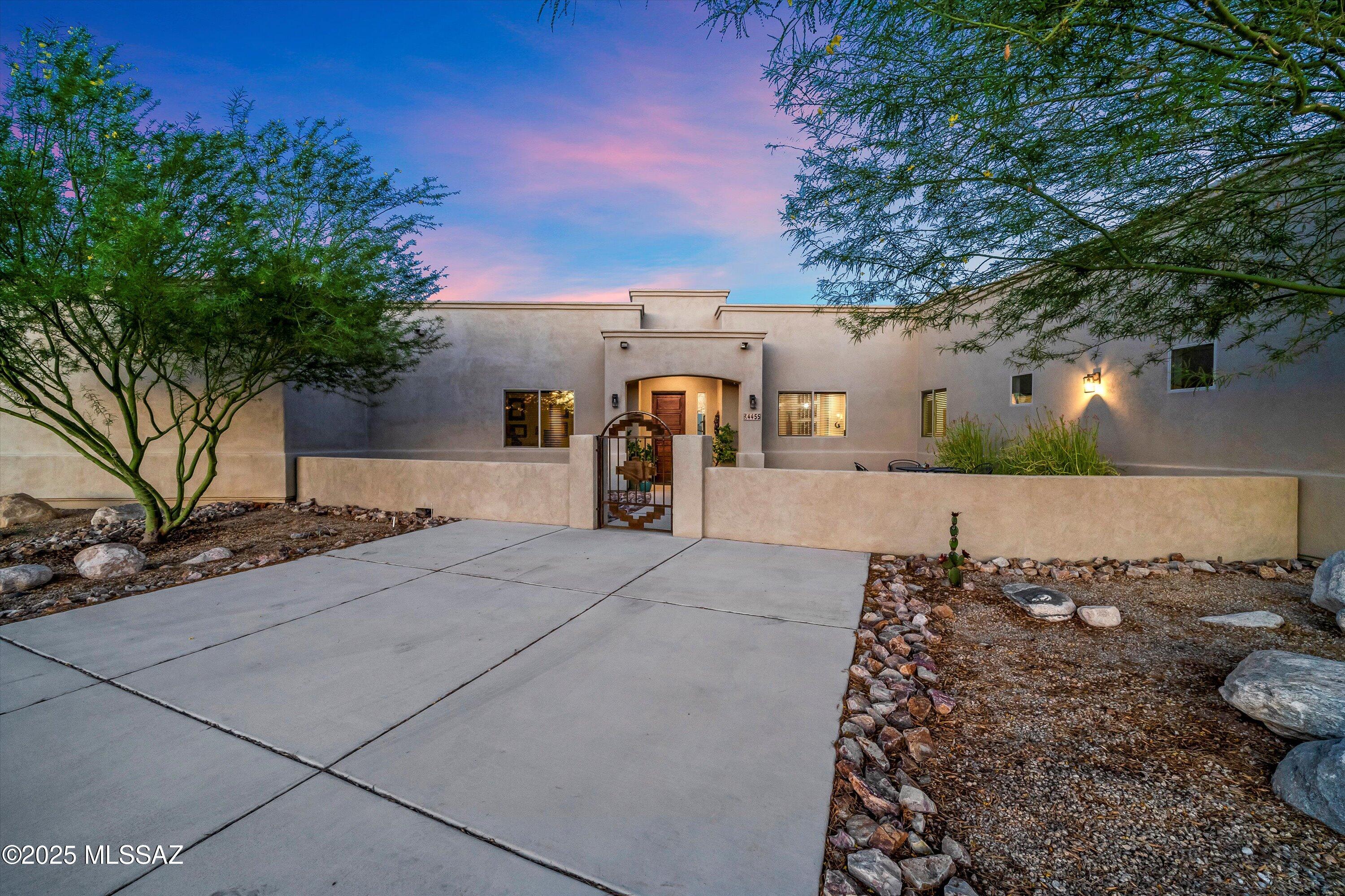 4455 W Placita Roca Escondida W