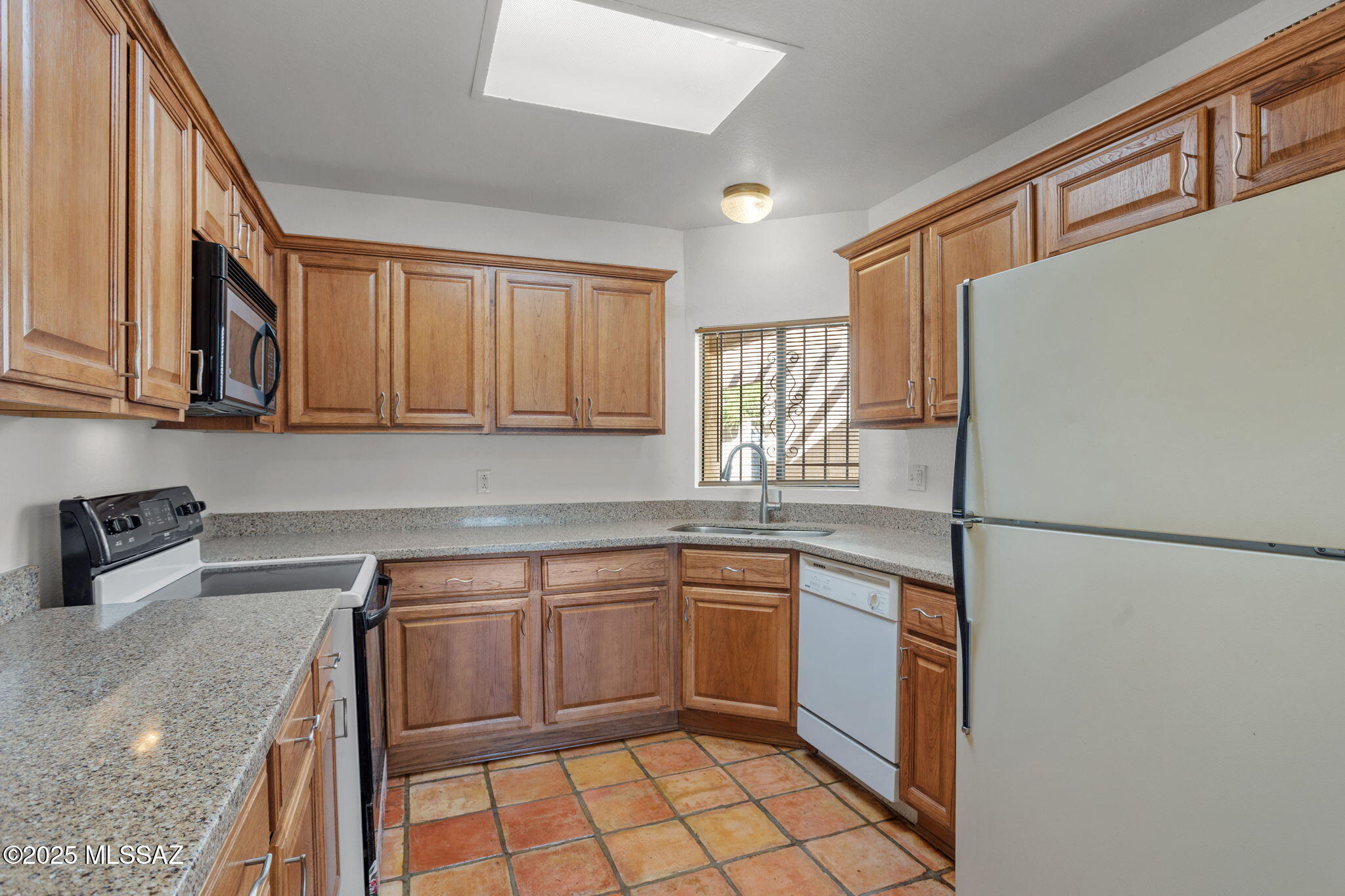 5128 N Avenida Primera