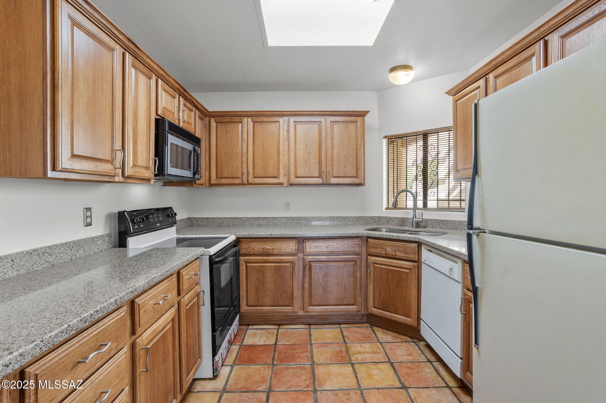 5128 N Avenida Primera
