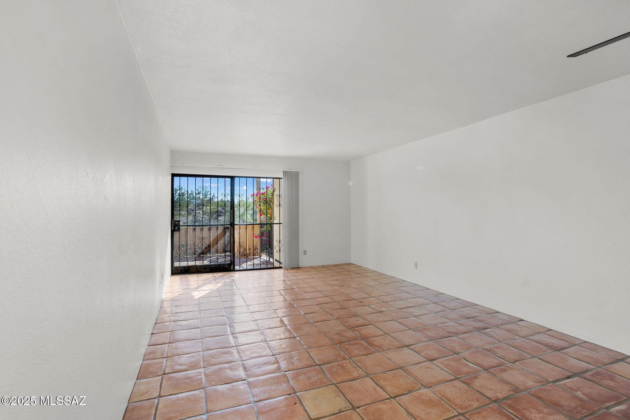 5128 N Avenida Primera