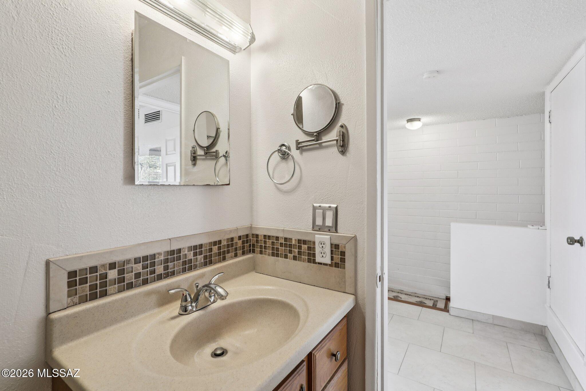 1378 S Avenida Polar L-3