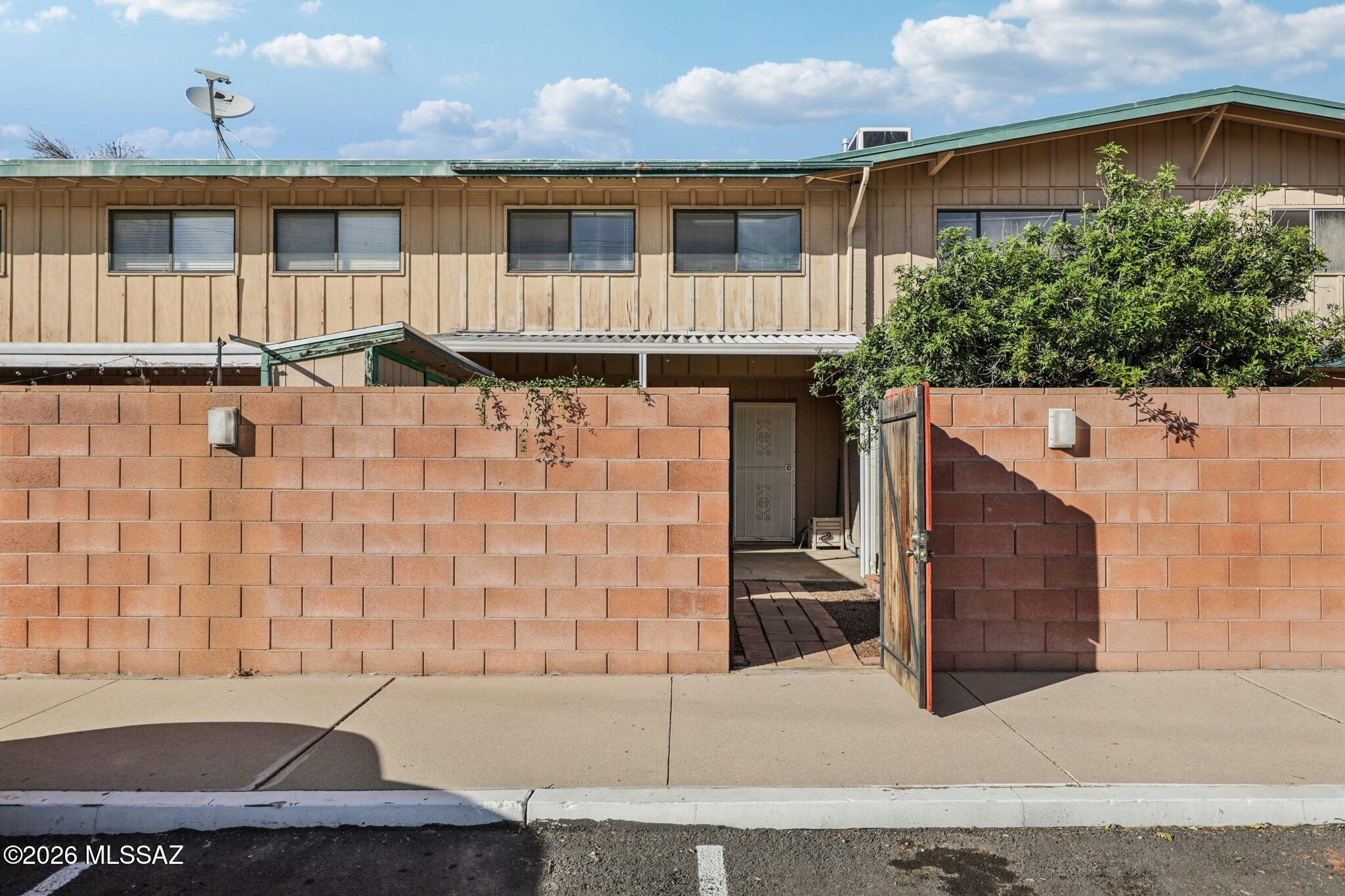 1378 S Avenida Polar L-3