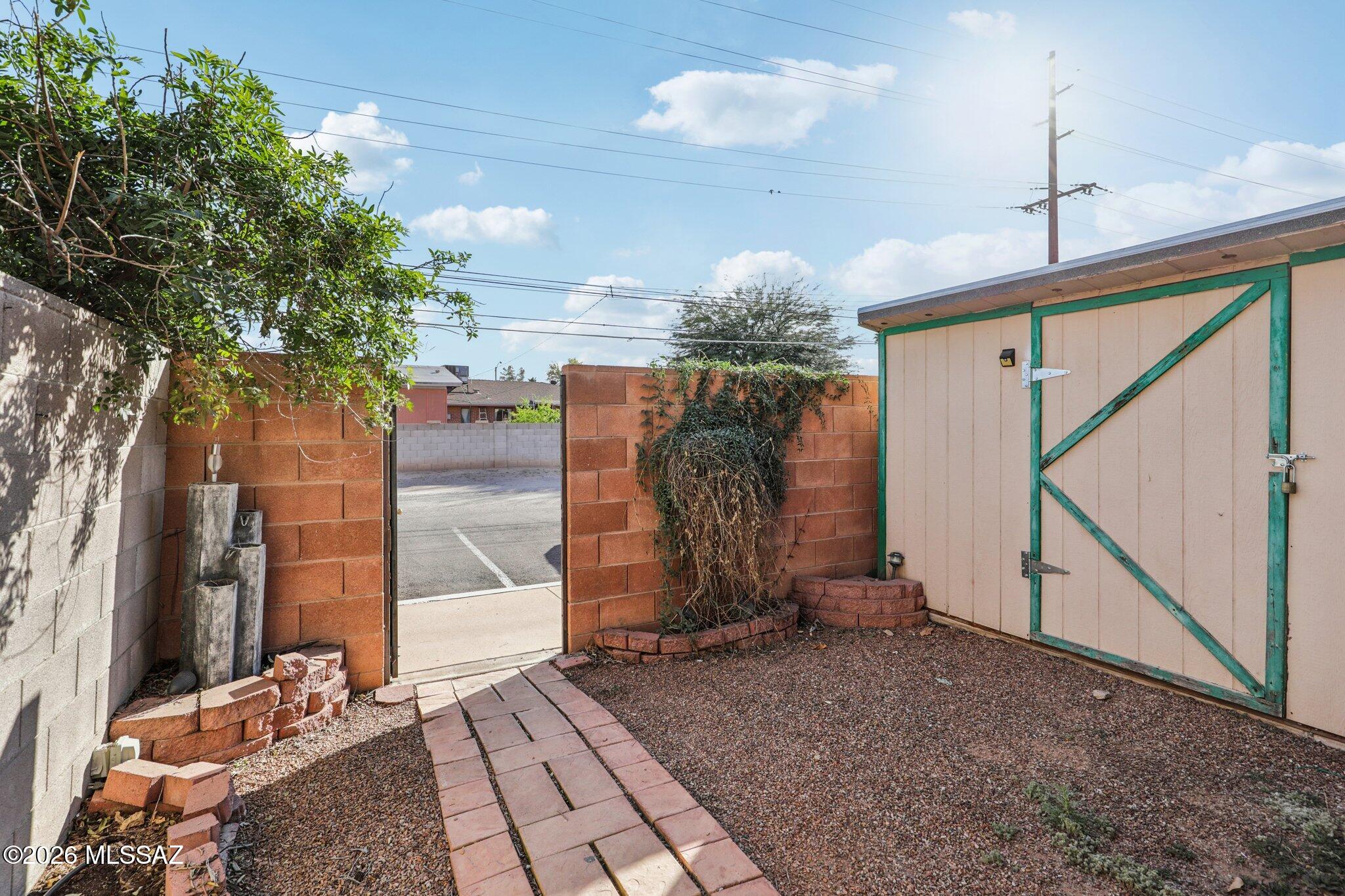 1378 S Avenida Polar L-3