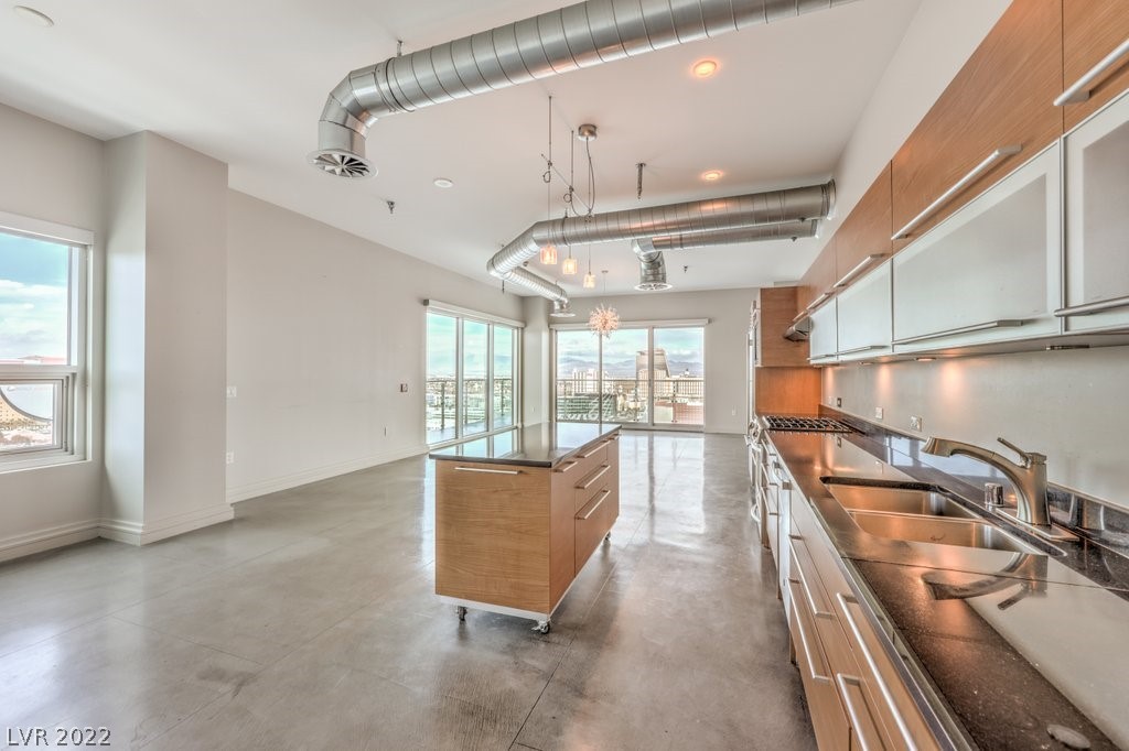 200 Hoover Avenue Unit: 1913