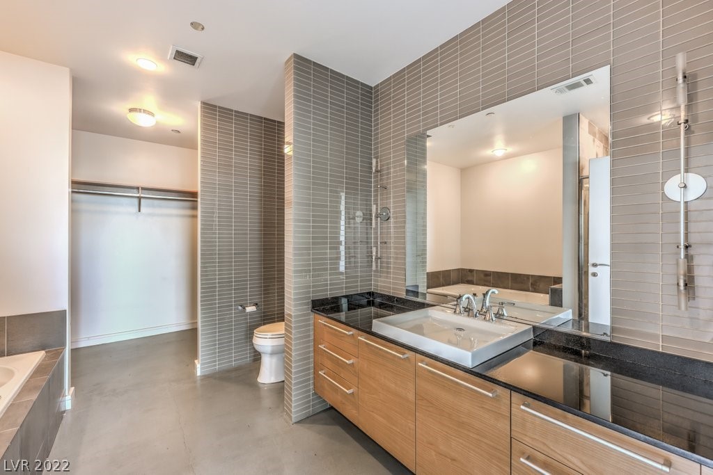 200 Hoover Avenue Unit: 1913