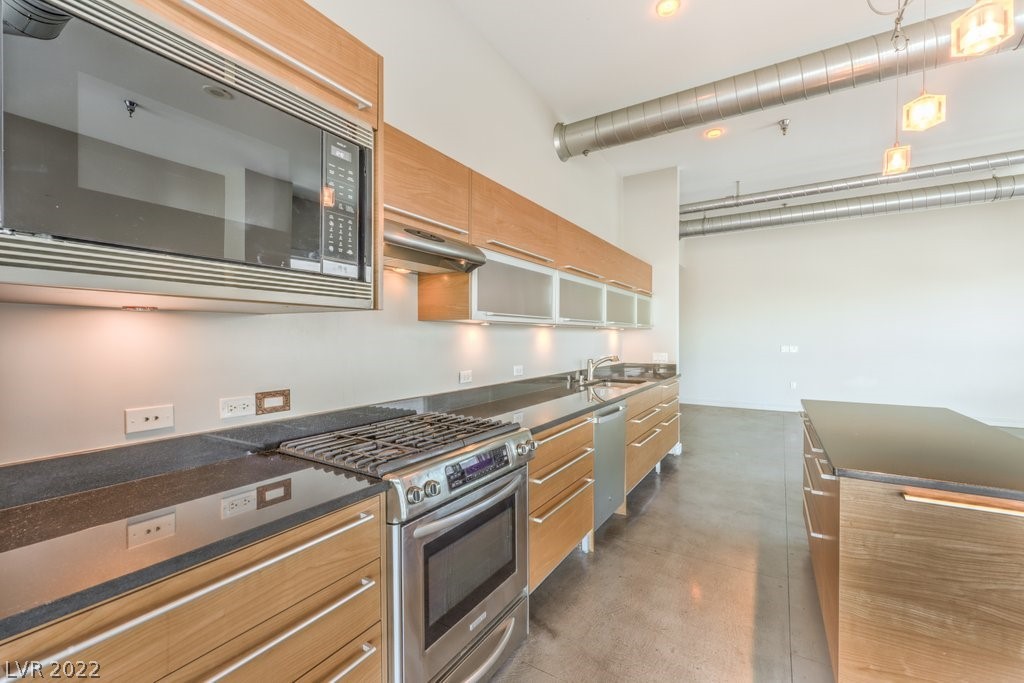 200 Hoover Avenue Unit: 1913