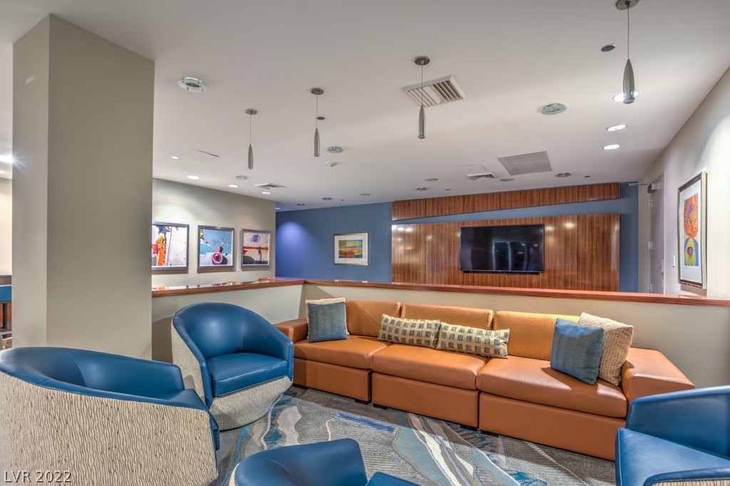 200 Hoover Avenue Unit: 1913