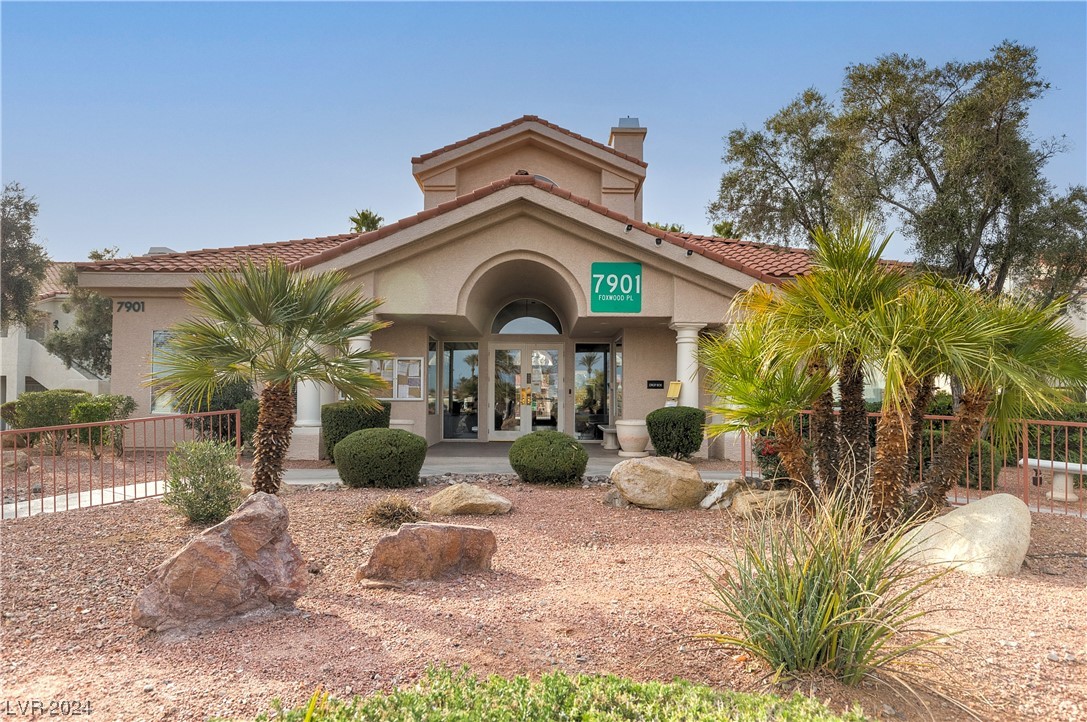 556 Yacht Harbor Drive 203