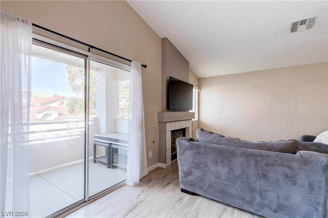 556 Yacht Harbor Drive 203