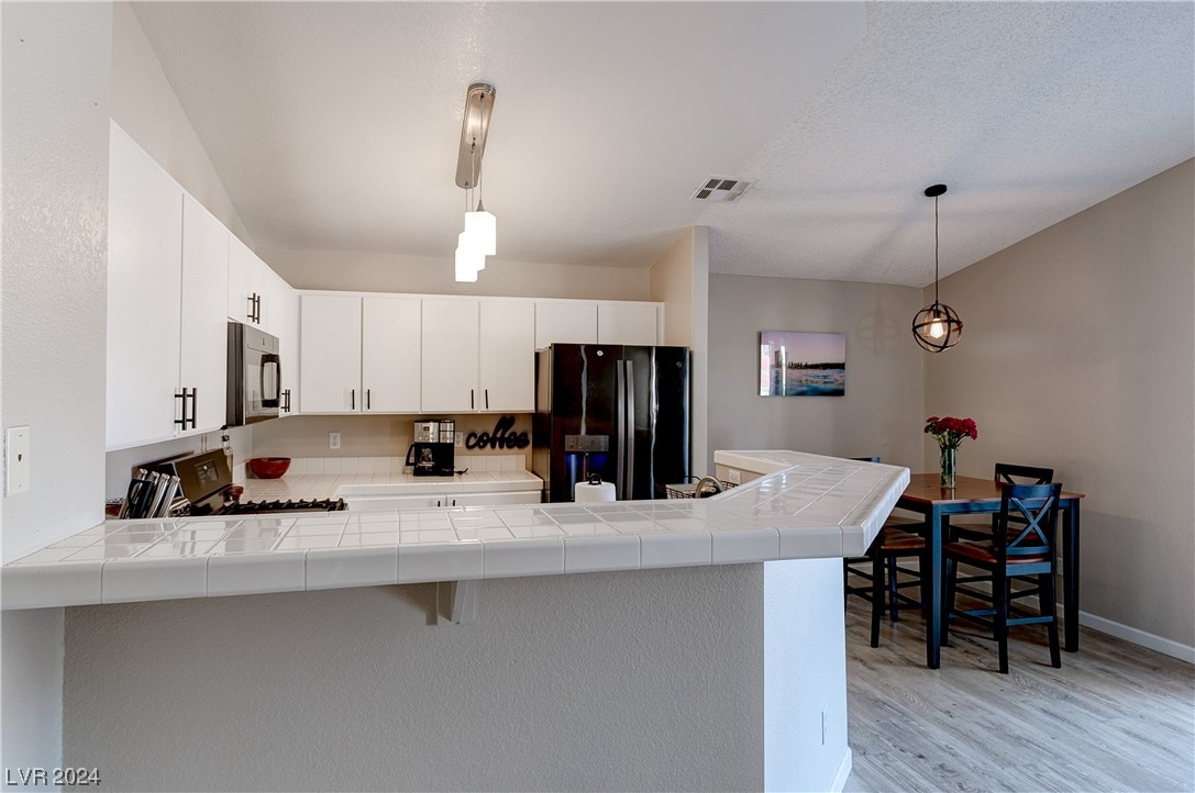 556 Yacht Harbor Drive 203