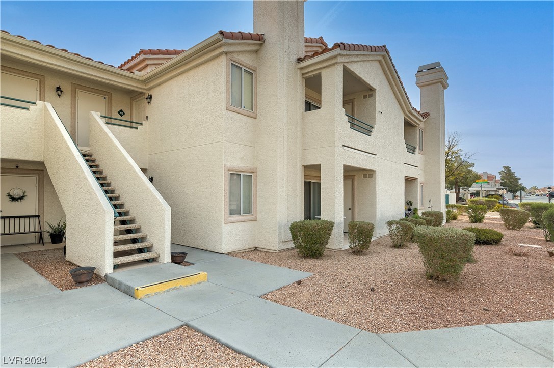 556 Yacht Harbor Drive 203