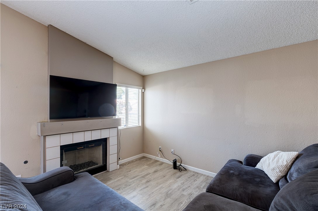 556 Yacht Harbor Drive 203