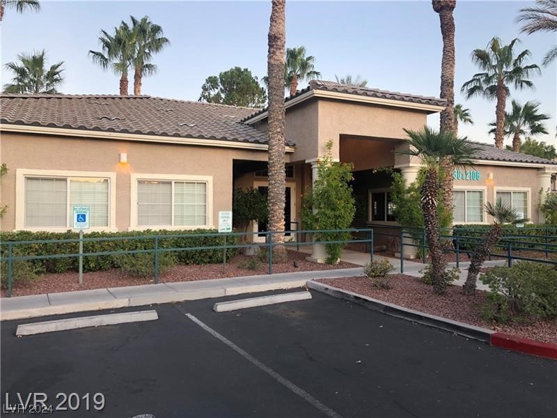 2001 Quartz Cliff Street 202