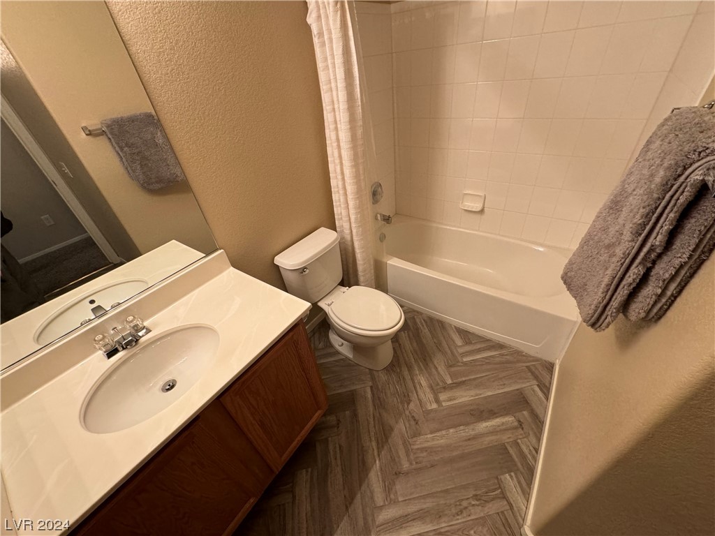 2001 Quartz Cliff Street 202