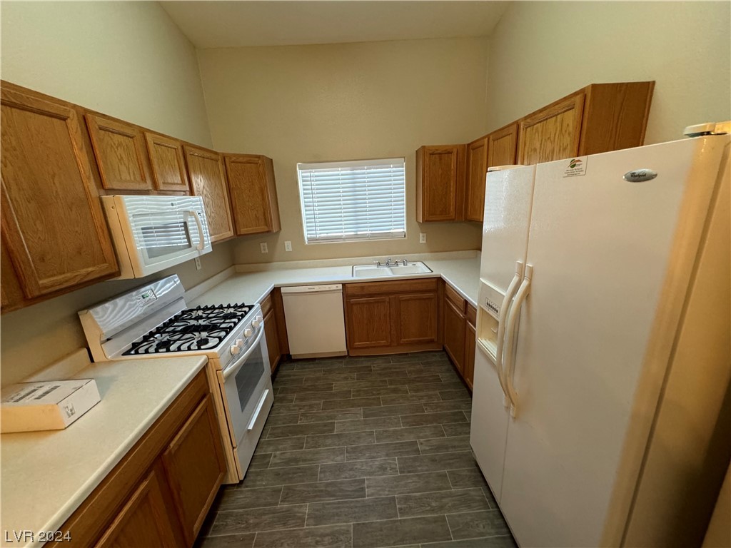 2001 Quartz Cliff Street 202