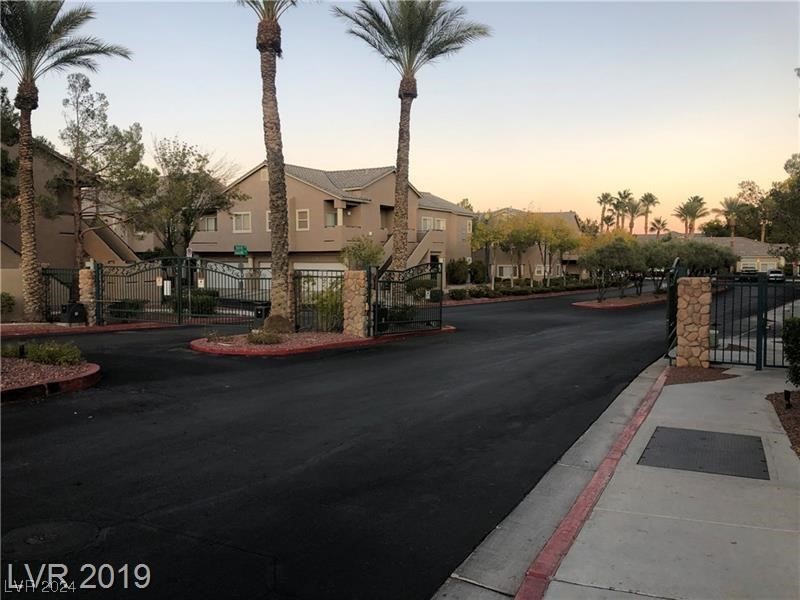 2001 Quartz Cliff Street 202