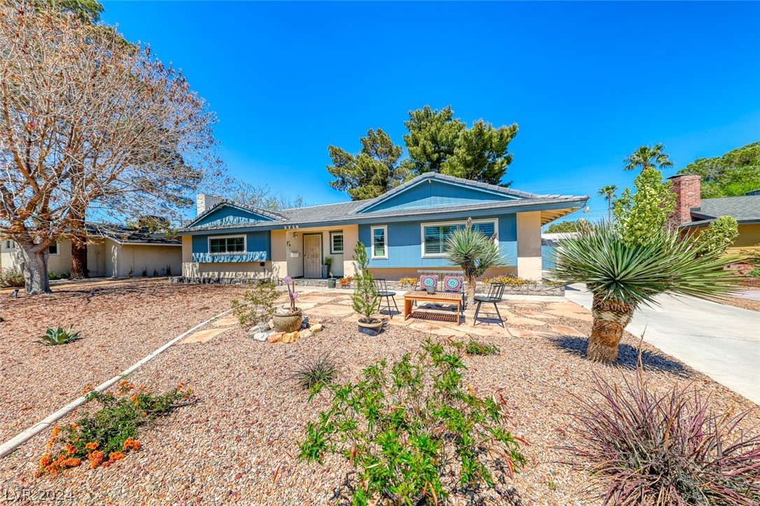 2718 Colanthe Avenue