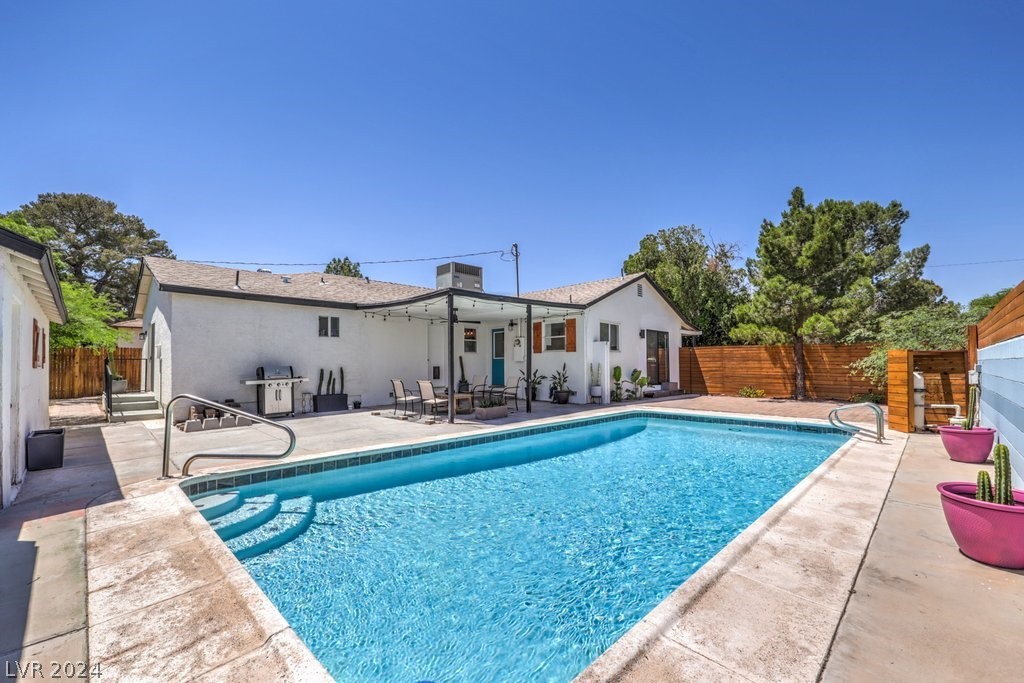 1255 Douglas Drive