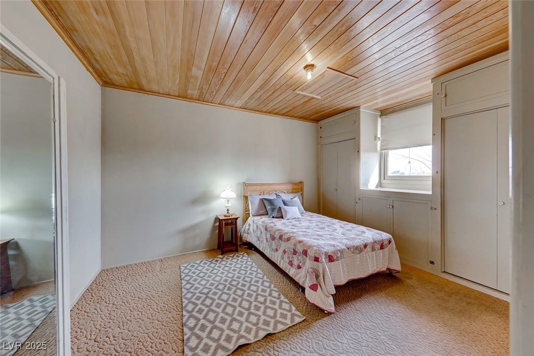 1620 Leonard Lane