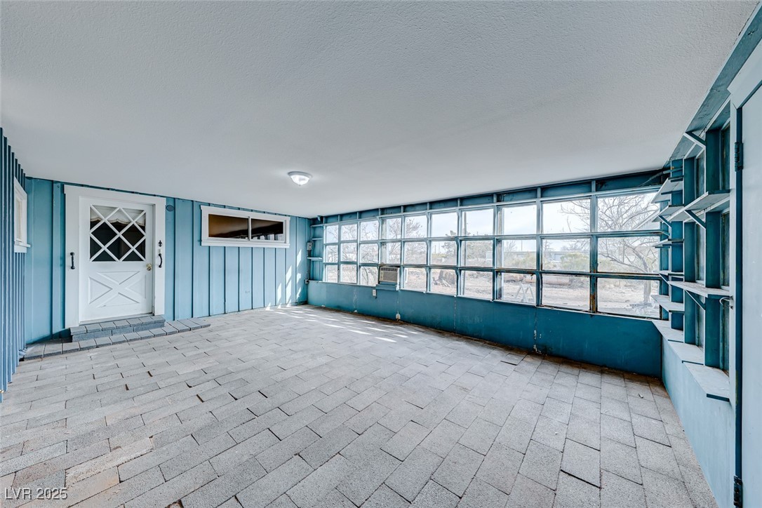 1620 Leonard Lane
