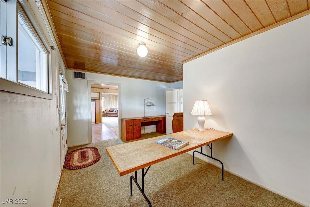1620 Leonard Lane