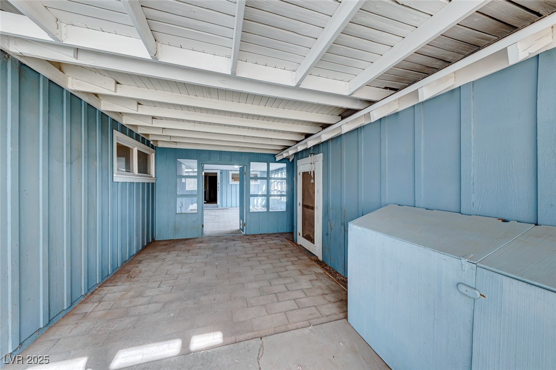 1620 Leonard Lane