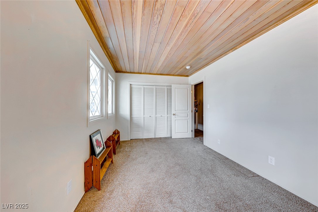 1620 Leonard Lane