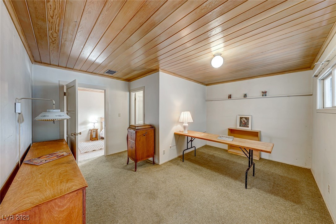 1620 Leonard Lane
