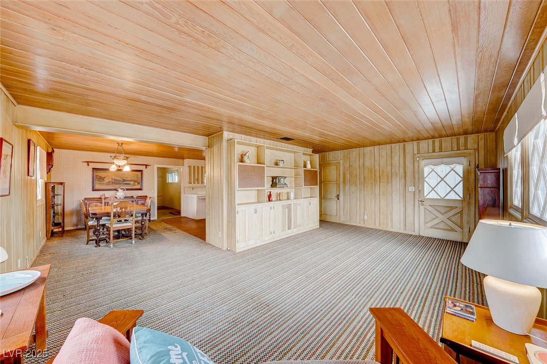 1620 Leonard Lane