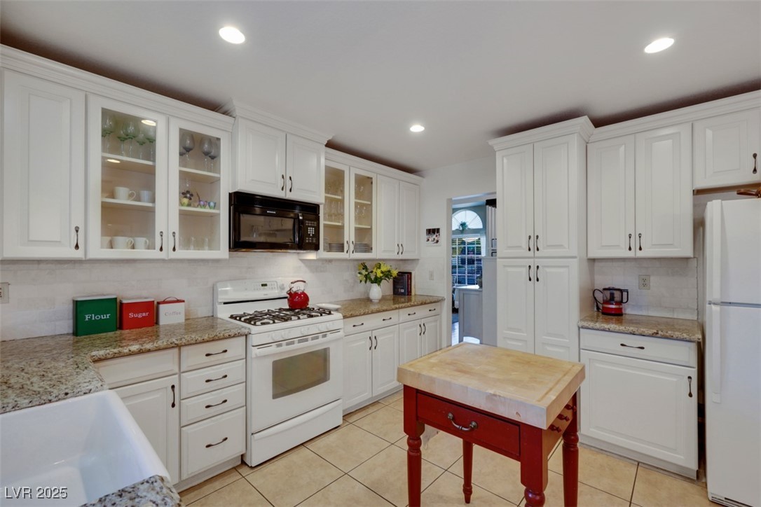 8388 Brad Oaks Circle