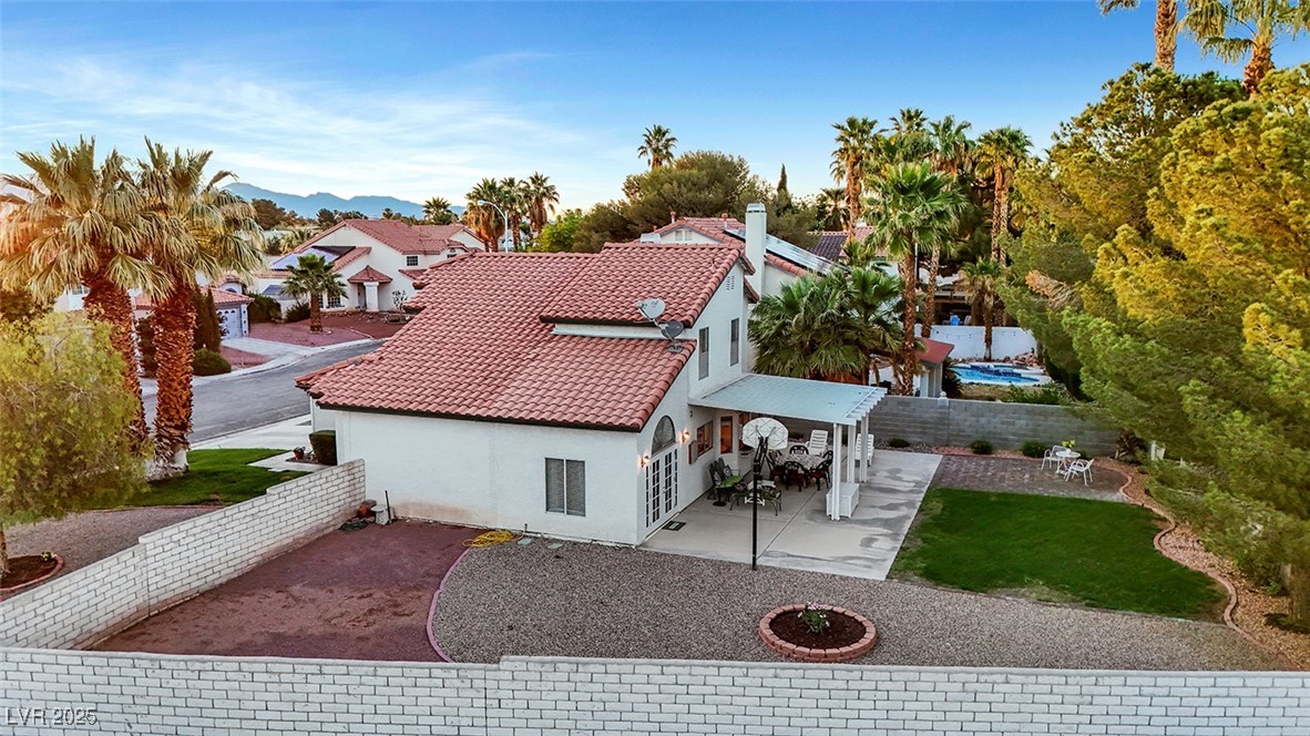 8388 Brad Oaks Circle