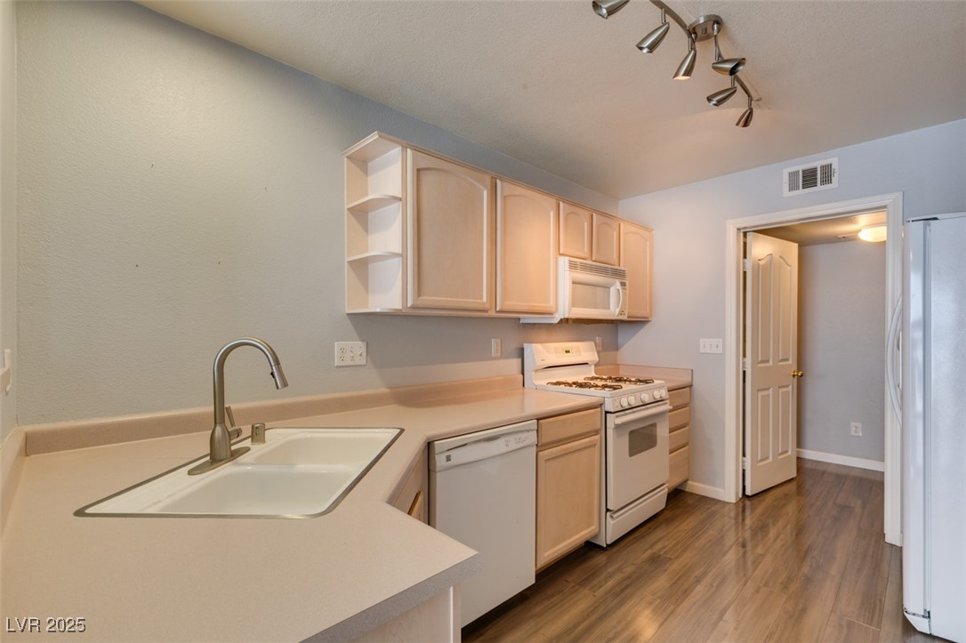 218 Luninborg Street