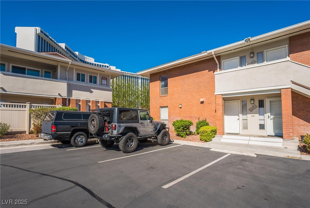 2843 Geary Place 3102