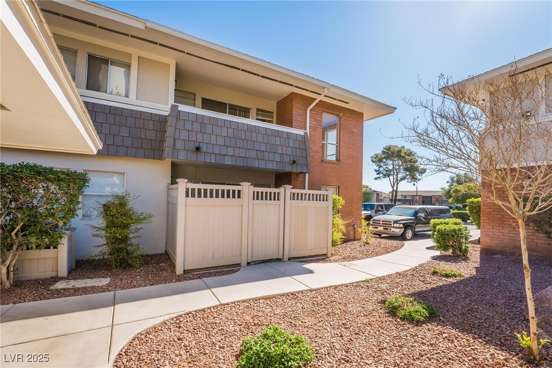 2843 Geary Place 3102