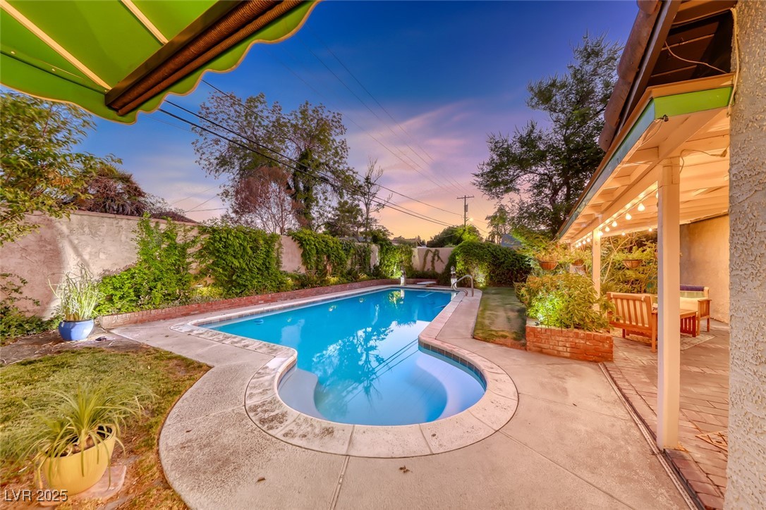 3001 Colanthe Avenue