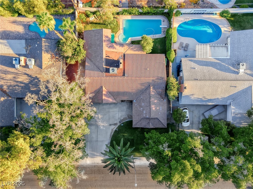 3001 Colanthe Avenue