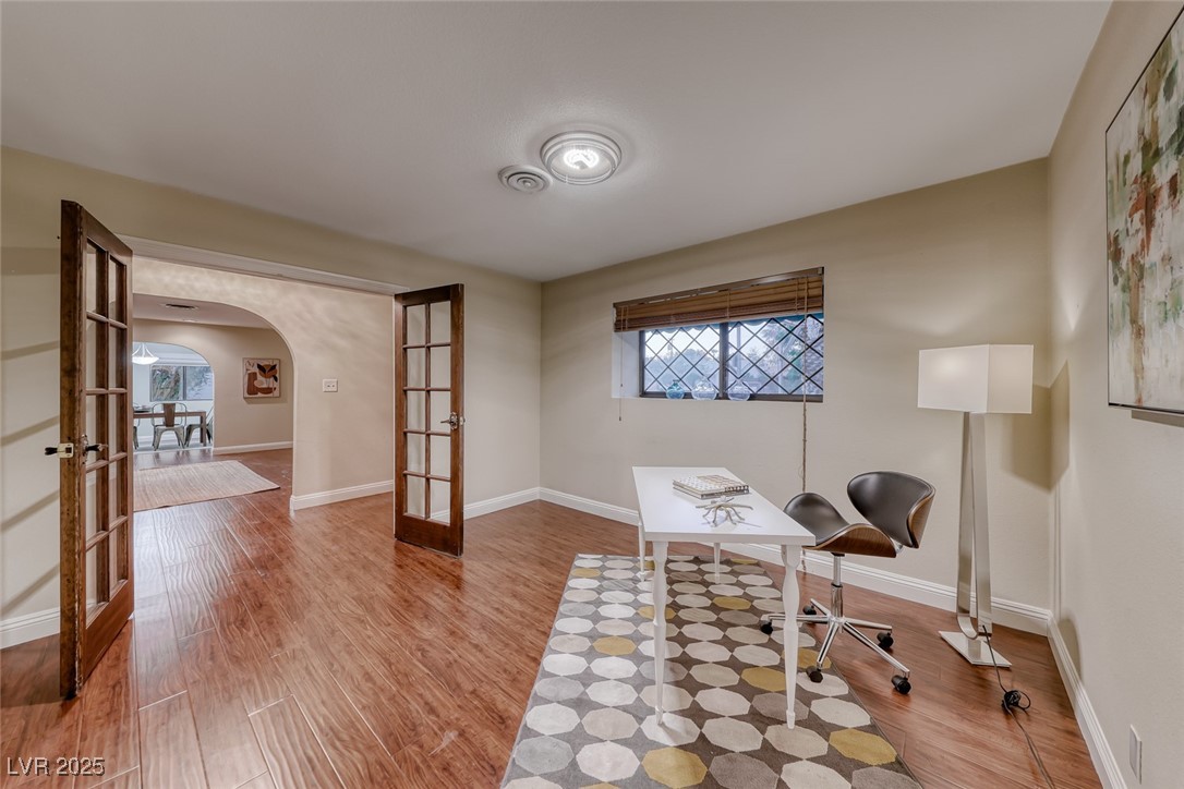 3001 Colanthe Avenue
