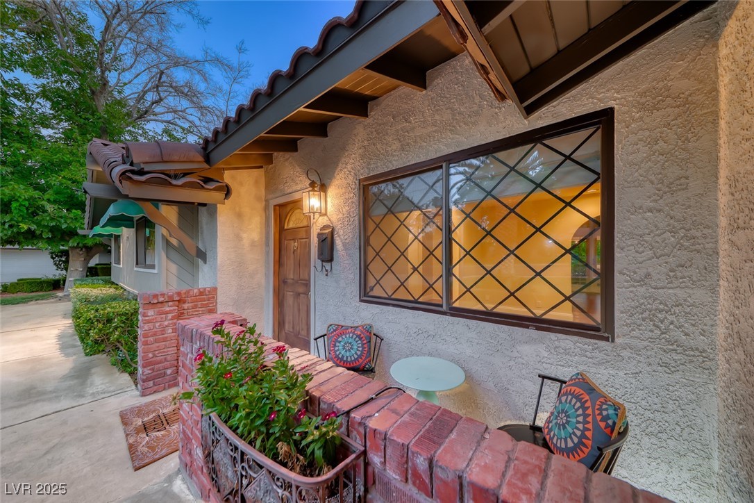 3001 Colanthe Avenue