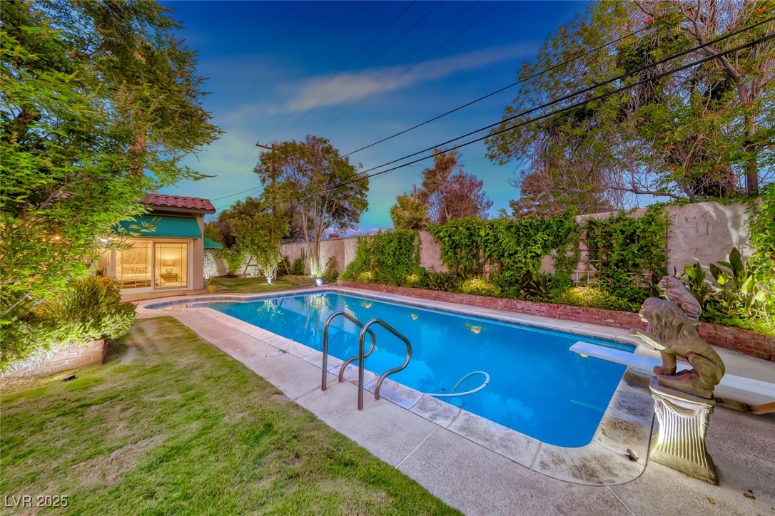 3001 Colanthe Avenue