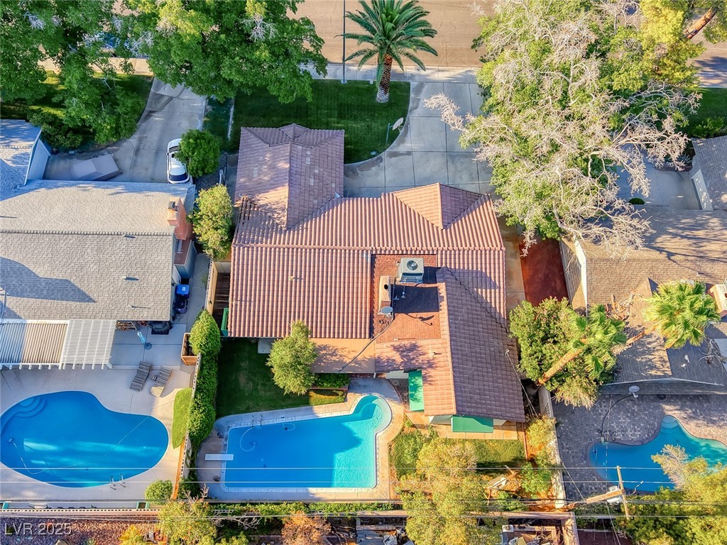 3001 Colanthe Avenue