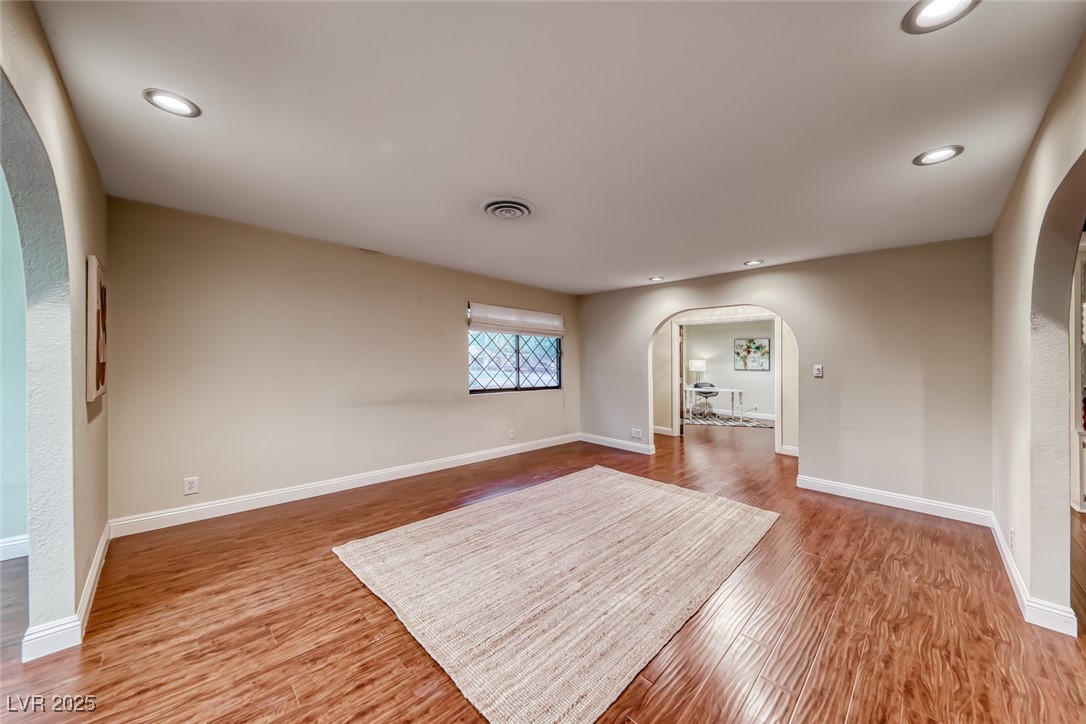 3001 Colanthe Avenue