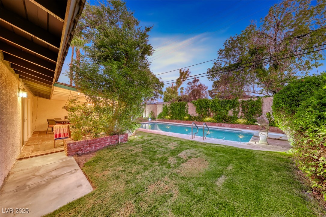 3001 Colanthe Avenue